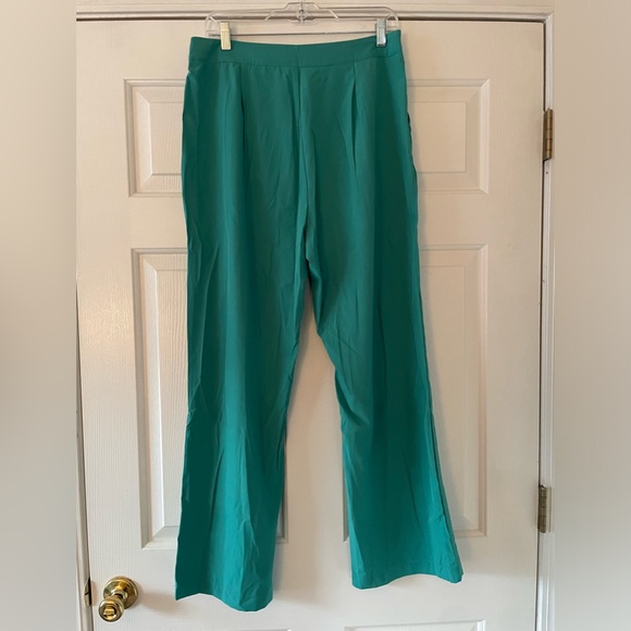 Green trouser - Picture 2 of 3